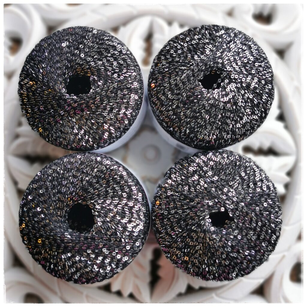 Paillettes, 0004 musta/hopea