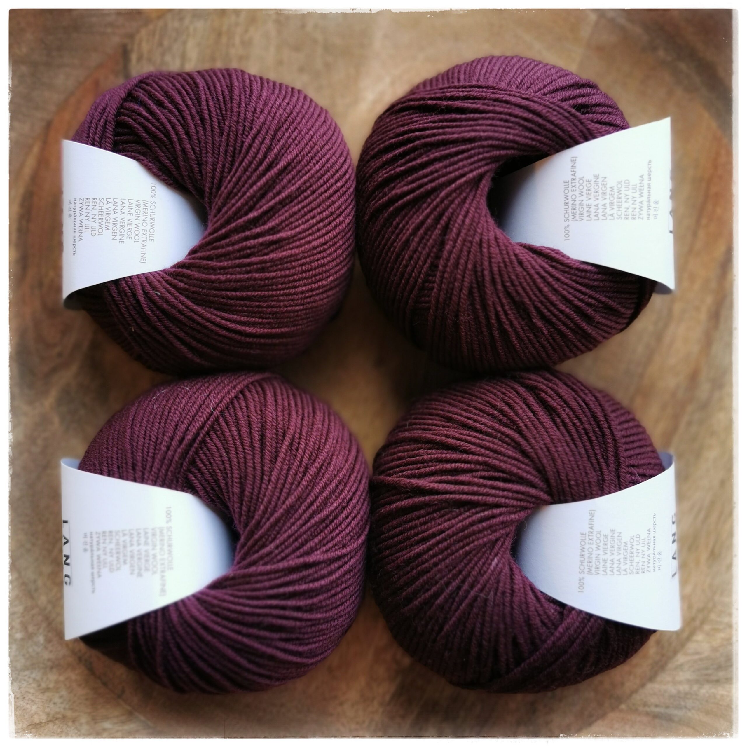 Merino120, <br>0390 tumma viininpunainen